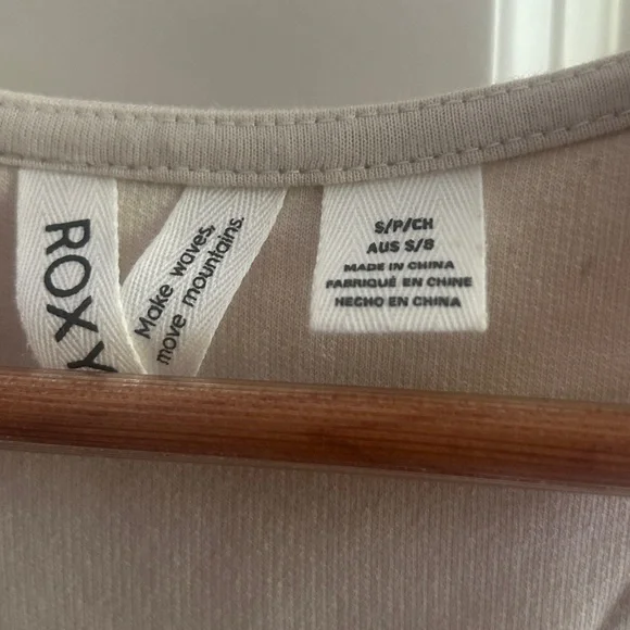 Roxy Beige Bralette size S. GUC. Comfortable. A bit roomy. - Picture 4 of 9